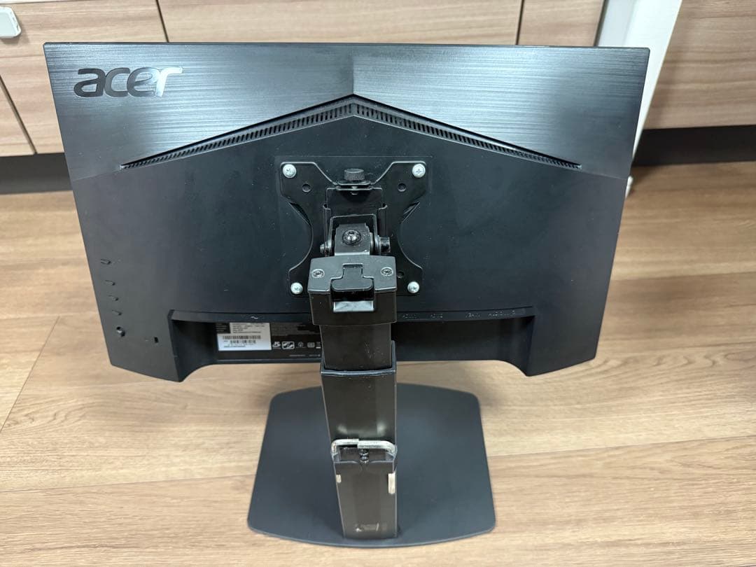 Acerゲーミングモニター スピーカー内蔵　モニターアーム付き