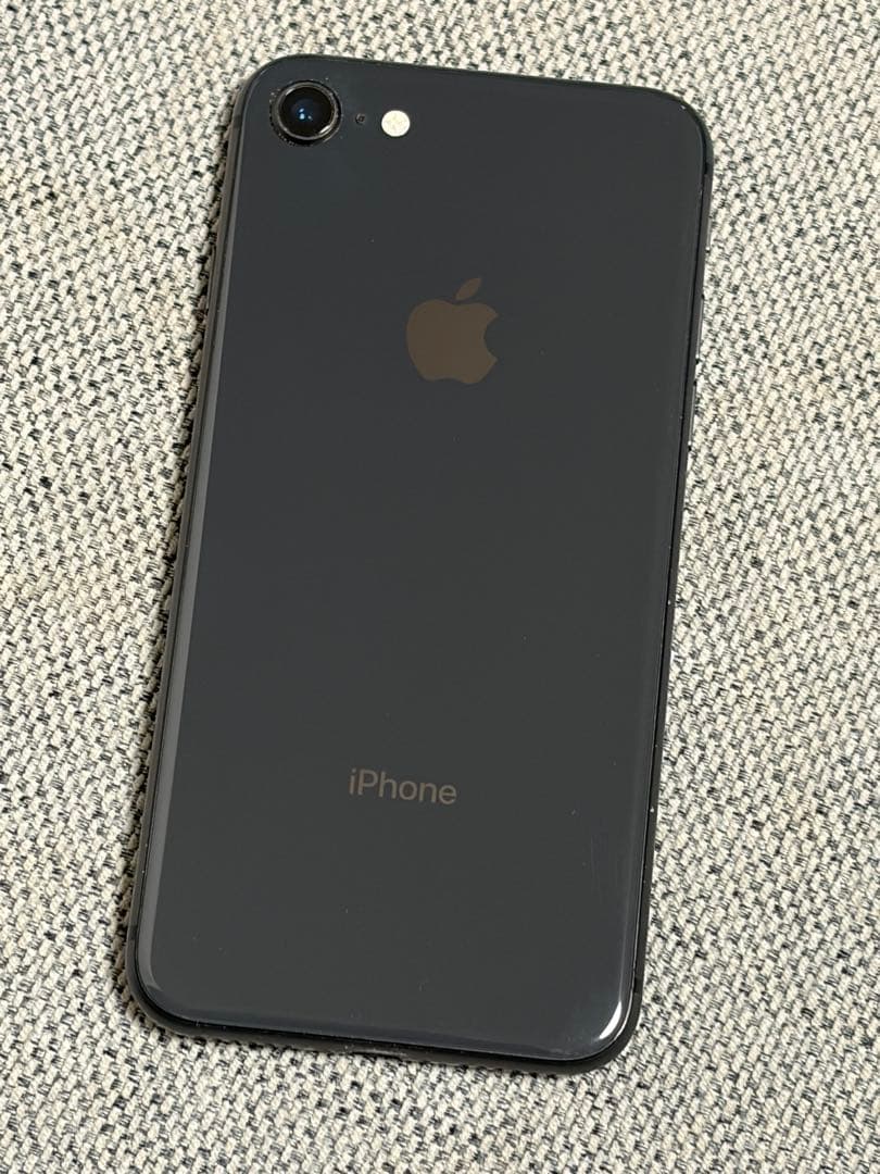 iPhone 8 256GB docomo SIMロックあり