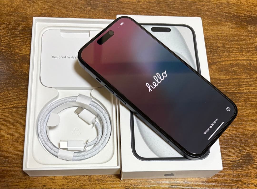 Apple iPhone 15 ブラック128GB SIMフリーバッテリー100