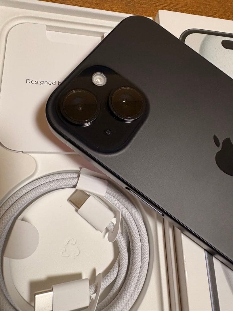 Apple iPhone 15 ブラック128GB SIMフリーバッテリー100