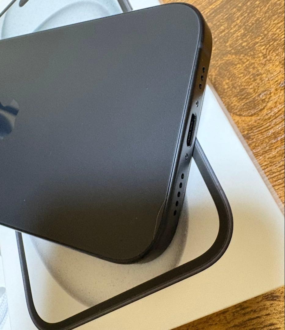 Apple iPhone 15 ブラック128GB SIMフリーバッテリー100