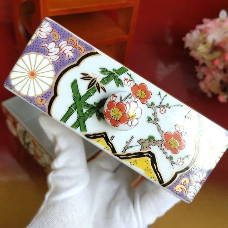 新品　有田焼　古伊万里　手提げ三段重箱　野点遊山箱　色変り中鉢　陶器小物入　箱入