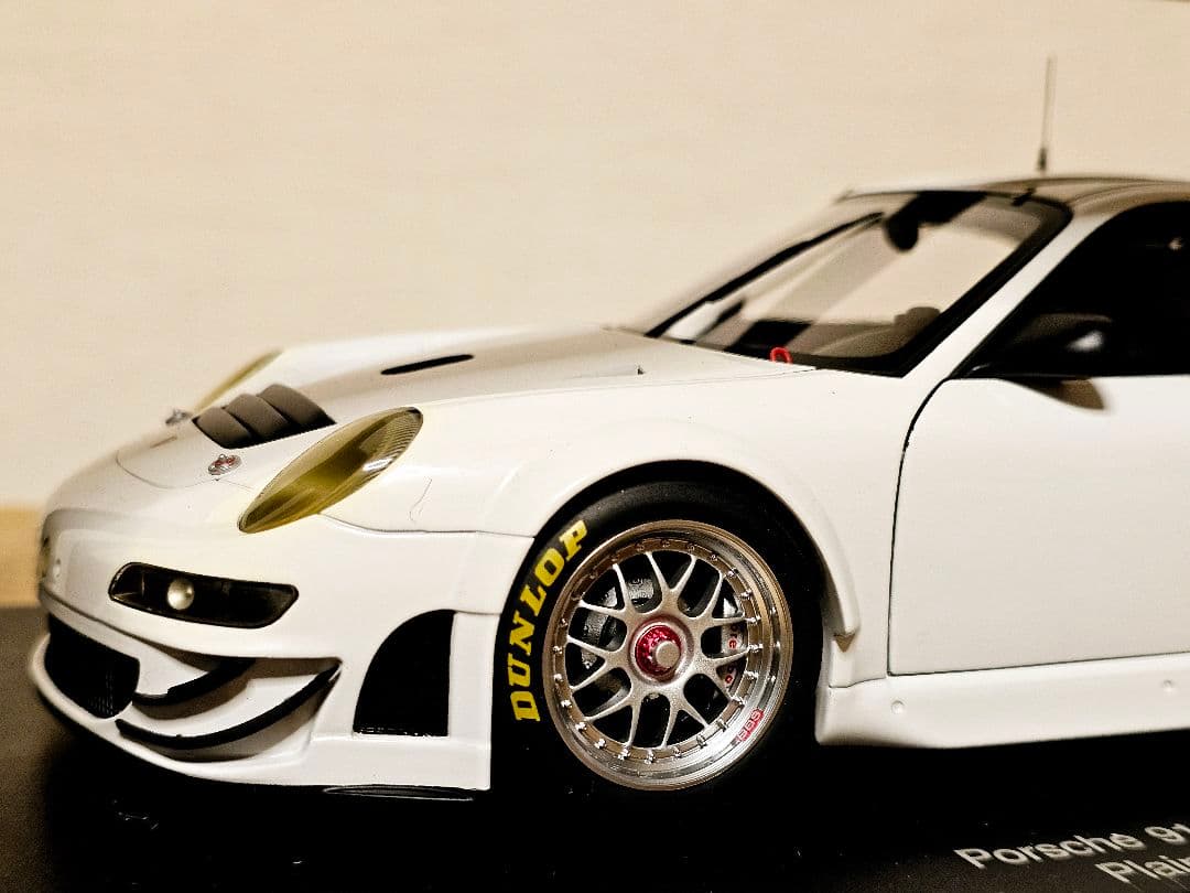 オートアート1/18 ポルシェ911(997) GT3RSR 2009