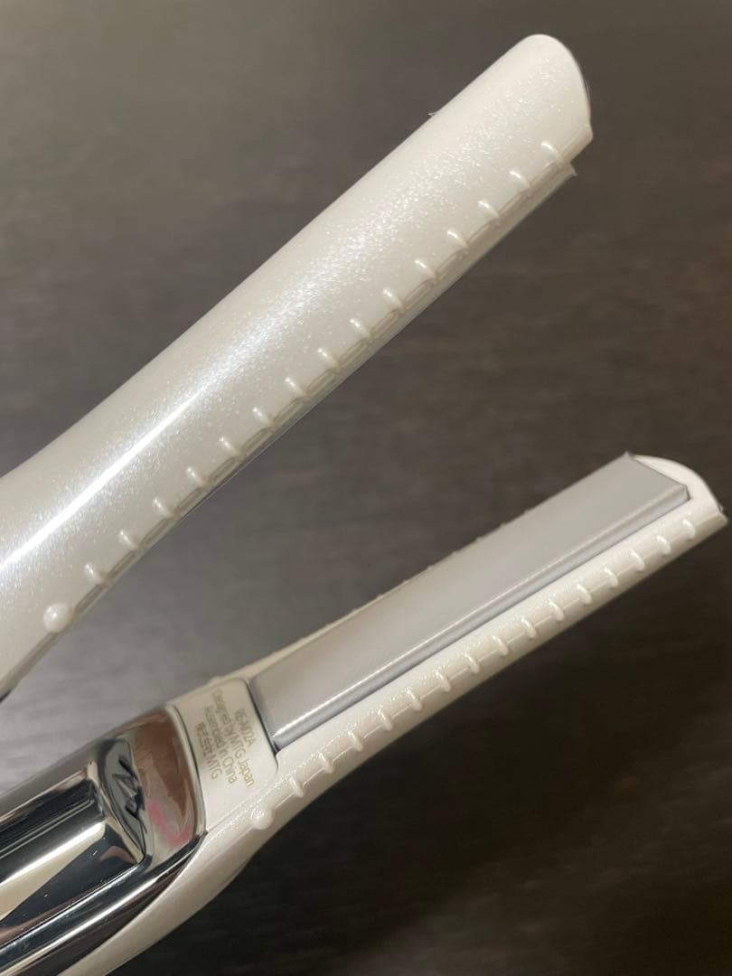 ReFa ストレートヘアアイロン ホワイト USBケーブル付き（即購入可）