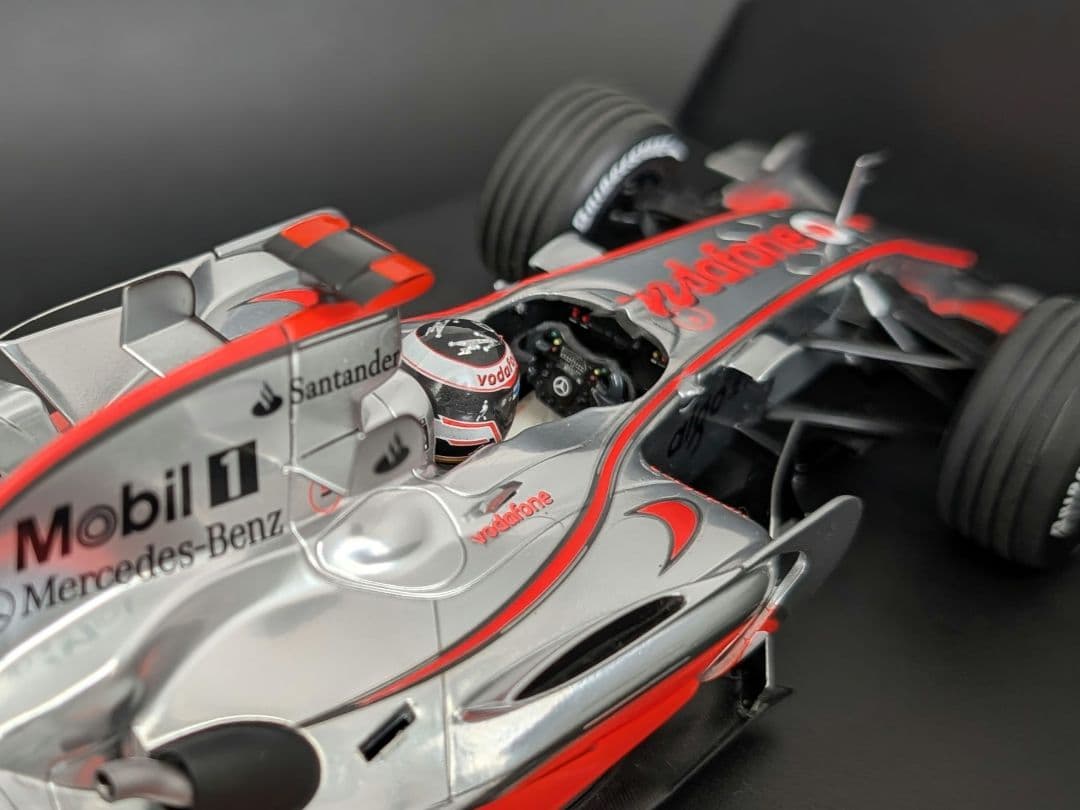 ミニチャンプス 1/18 ボーダフォン マクラーレン MP4-22 F.アロンソ