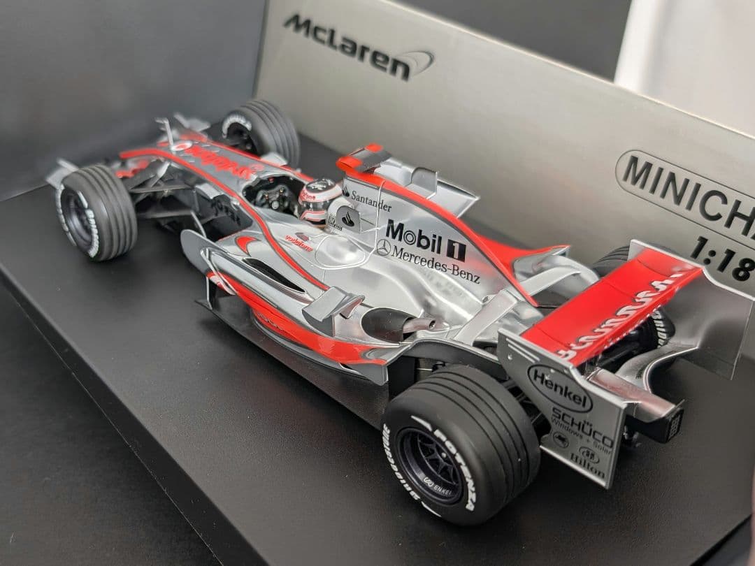ミニチャンプス 1/18 ボーダフォン マクラーレン MP4-22 F.アロンソ