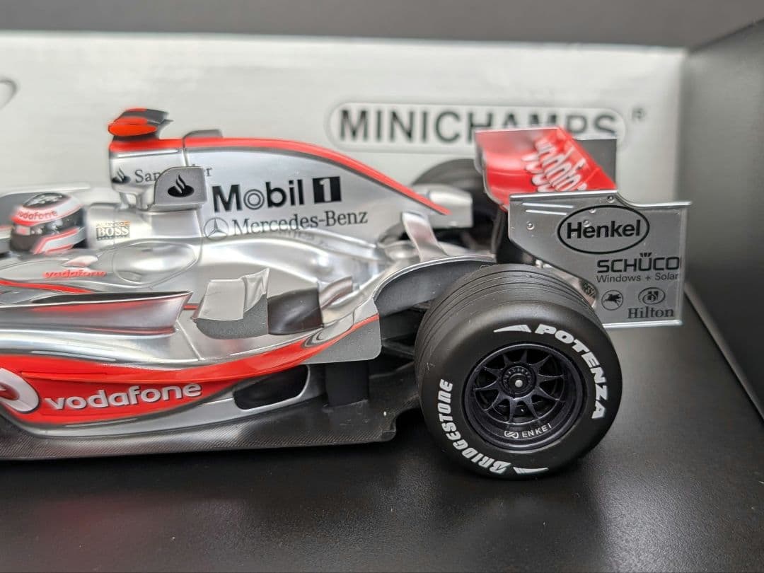 ミニチャンプス 1/18 ボーダフォン マクラーレン MP4-22 F.アロンソ