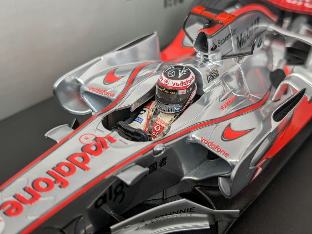 ミニチャンプス 1/18 ボーダフォン マクラーレン MP4-22 F.アロンソ
