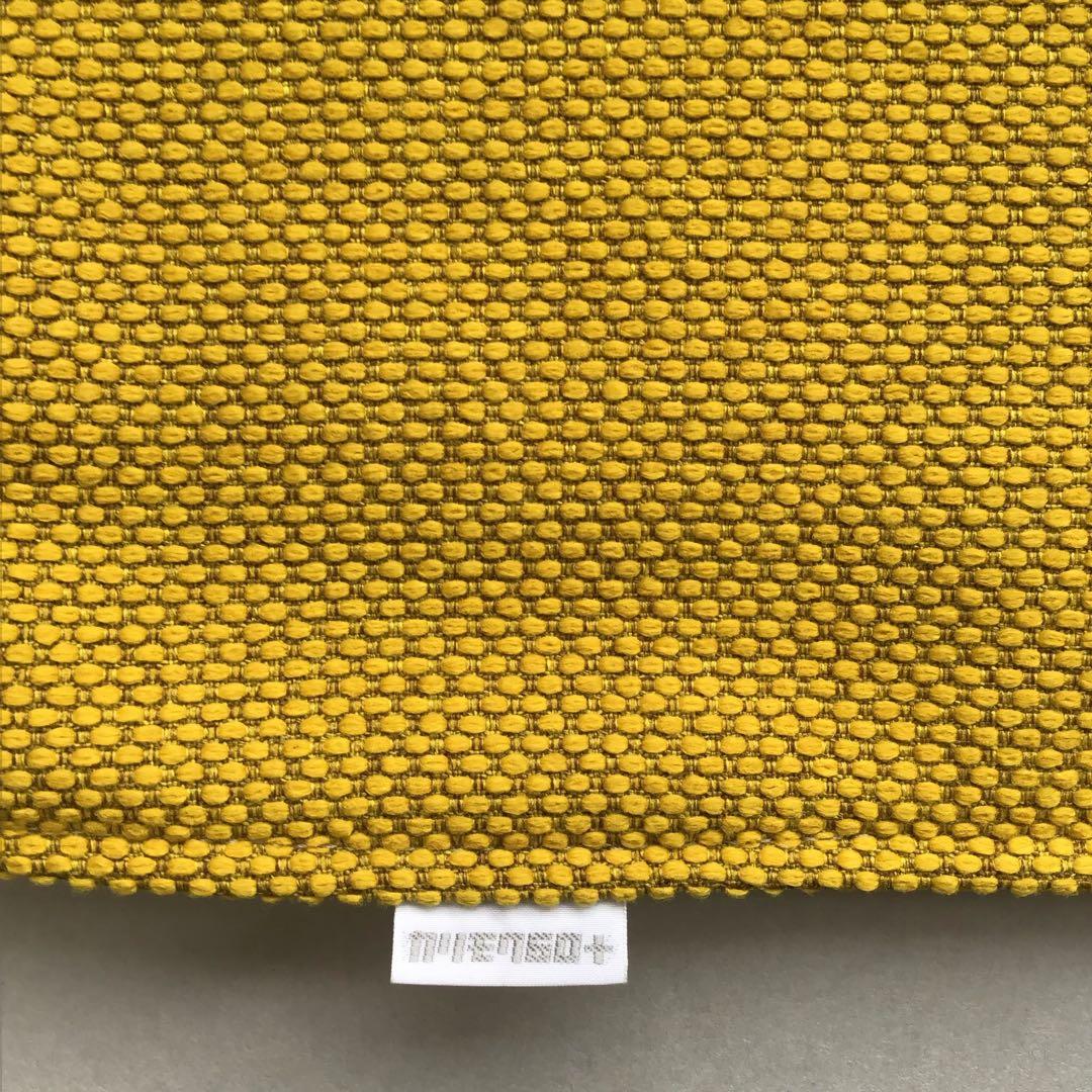 カリモク60 クッションカバー　メリットサンフラワー