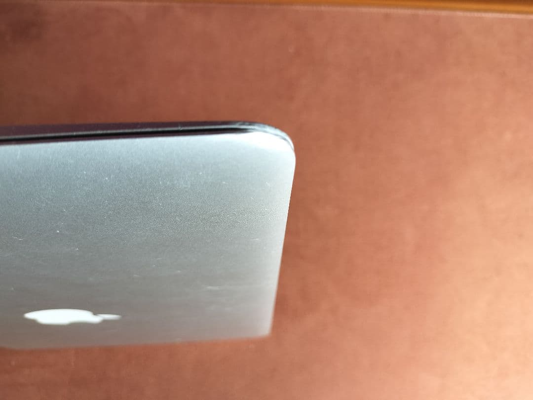 週末価格　MacBook Air 2015　13インチ