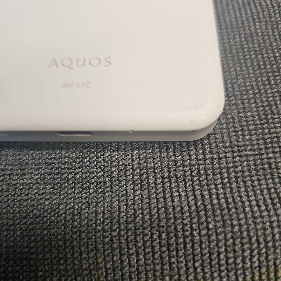 AQUOS SH-51C docomo スマートフォン 本体 ホワイト