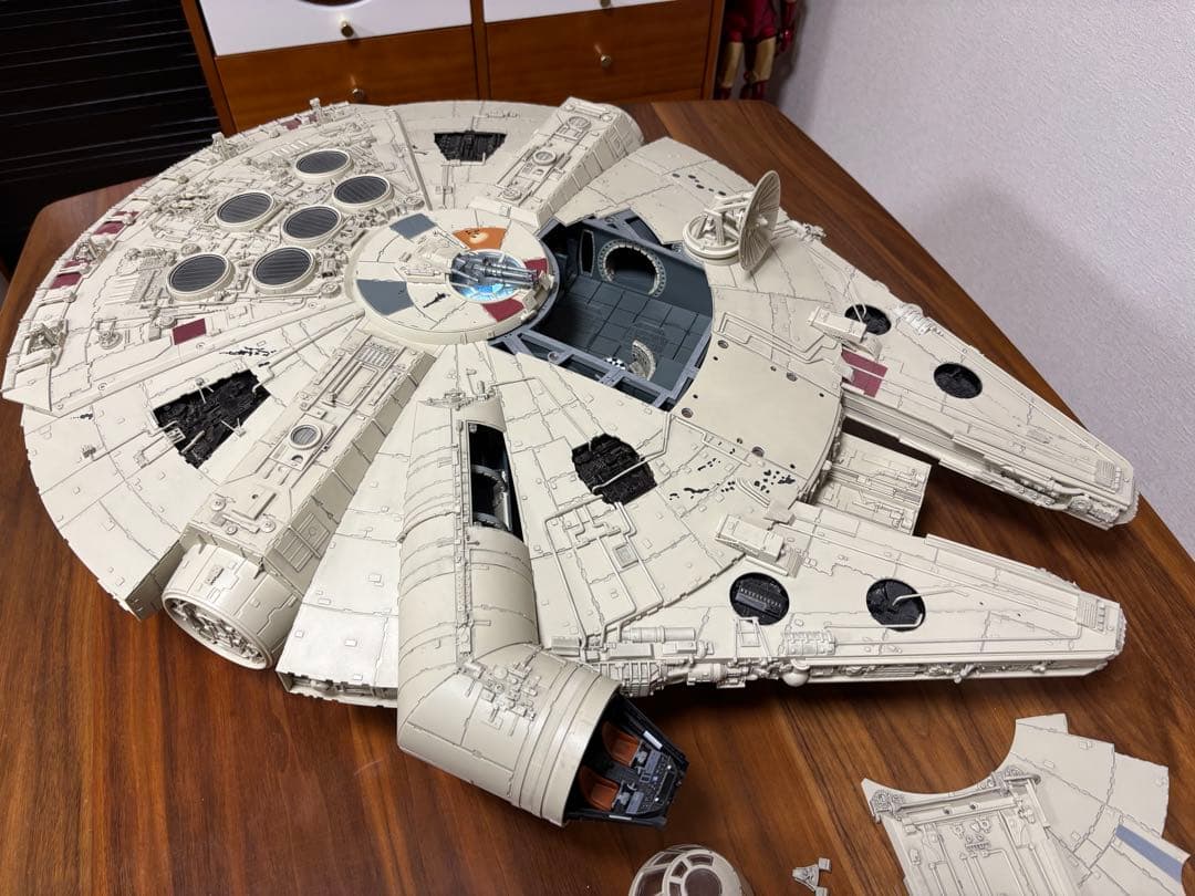 deagostiniスター・ウォーズ ミレニアム・ファルコン ，組み立て完成品
