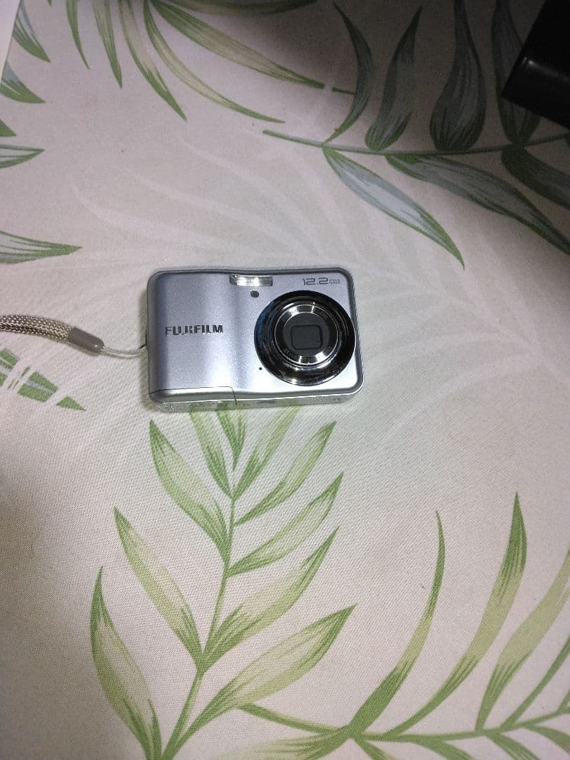 FUJIFILM 12.2メガピクセル コンパクトデジタルカメラ
