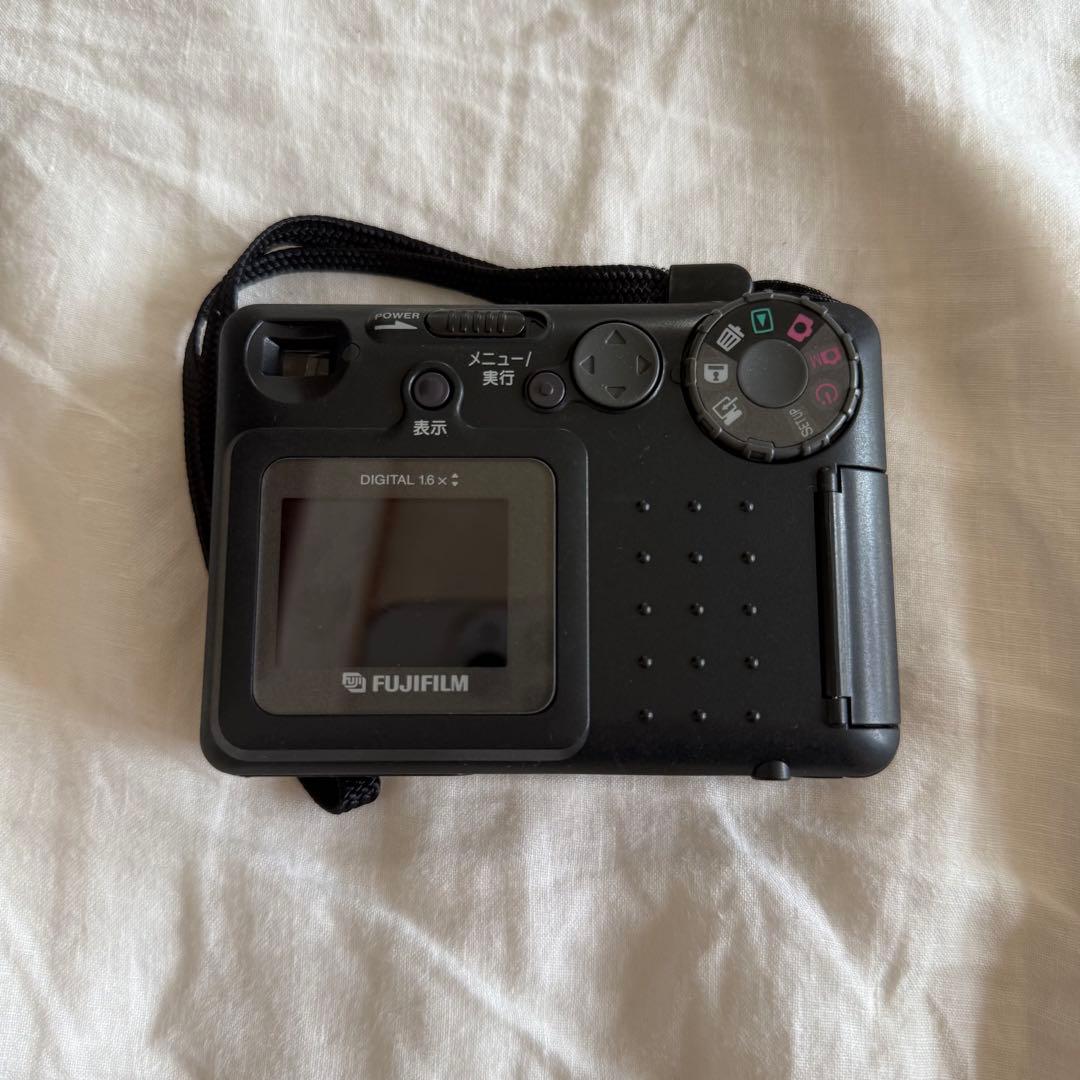 【美品】FUJIFILM CLIP-IT 80 デジタルカメラ
