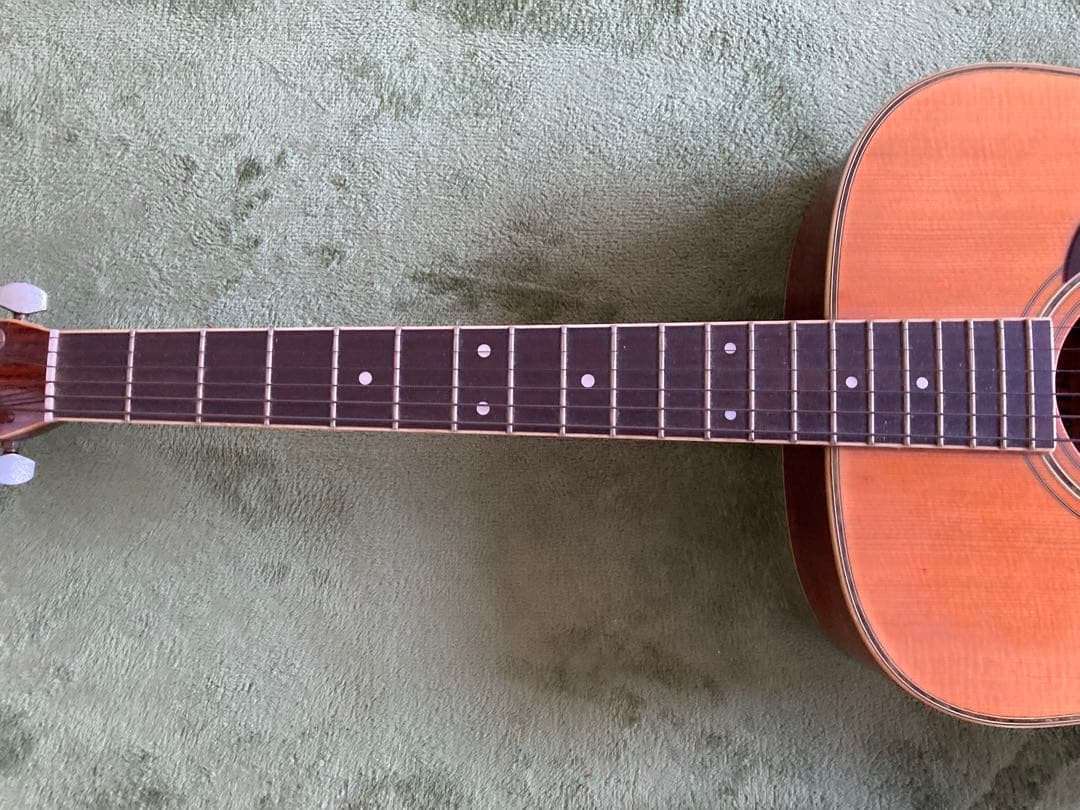 Morris W-30 アコースティックギター1970年代ビンテージ。素敵です♪