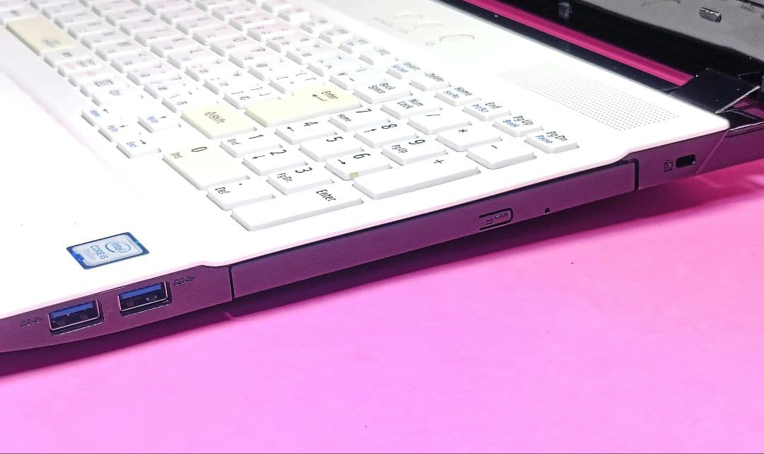 大容量500GB‼️第7世代✨i5✨16GB✨オフィス✨白ホワイトノートパソコン