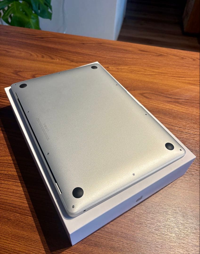 【美品】MacBook Air M1（2020）8GB / 256GB