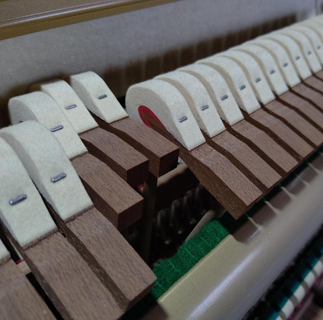 カワイ KL-70W【倉庫在庫～特に良い音のピアノを厳選 / 未整備・現状渡し】