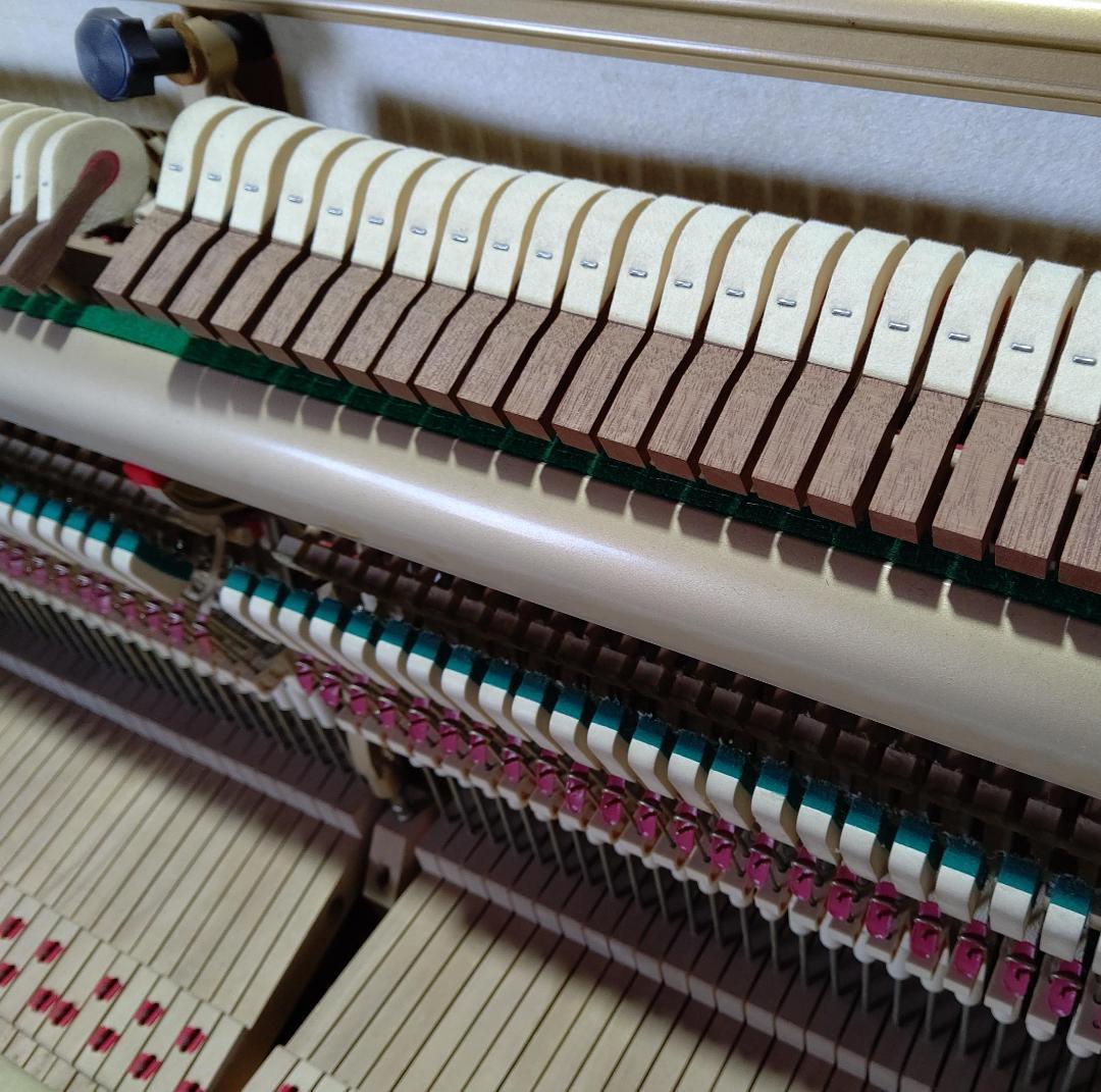 カワイ KL-70W【倉庫在庫～特に良い音のピアノを厳選 / 未整備・現状渡し】