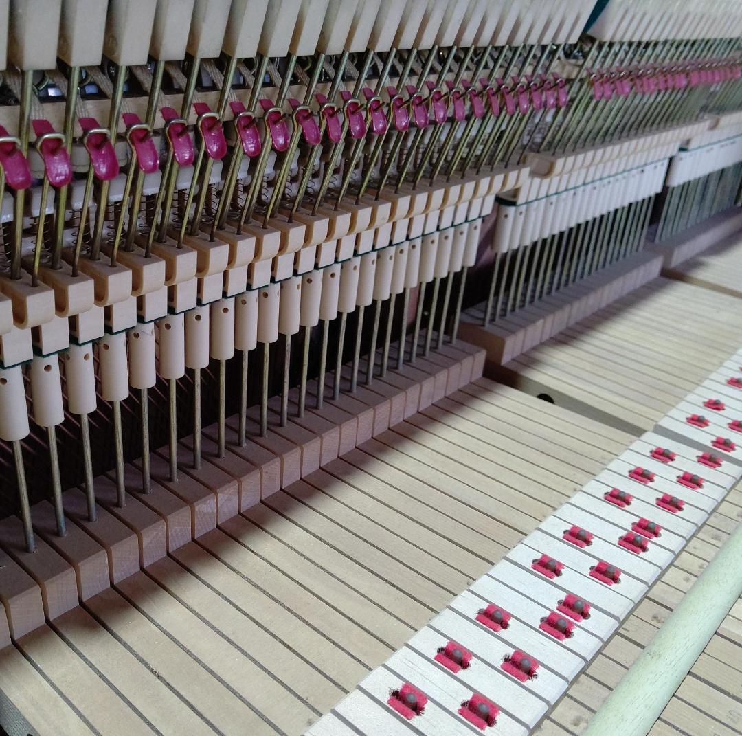 カワイ KL-70W【倉庫在庫～特に良い音のピアノを厳選 / 未整備・現状渡し】