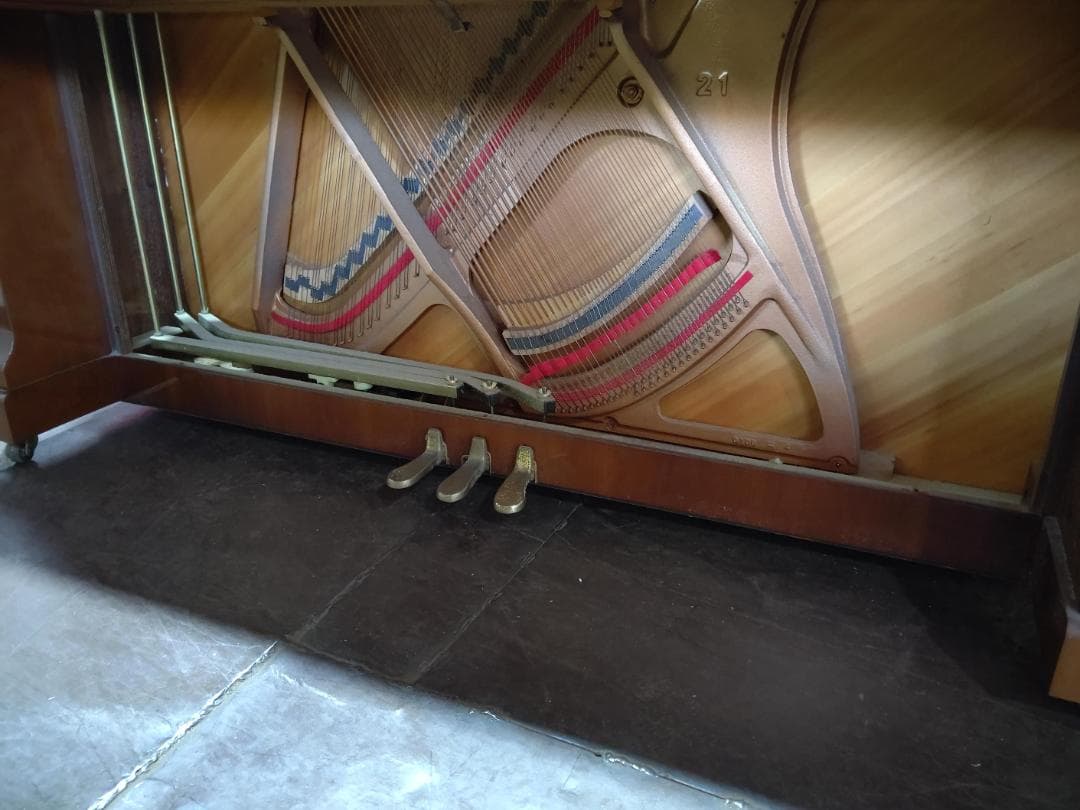 カワイ KL-70W【倉庫在庫～特に良い音のピアノを厳選 / 未整備・現状渡し】