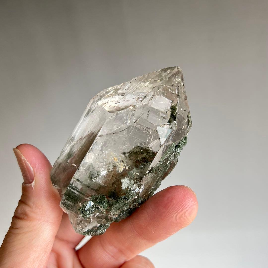 最高級　マニハール産　クローライトクリスタル　　ポイント　ヒマラヤ水晶　15