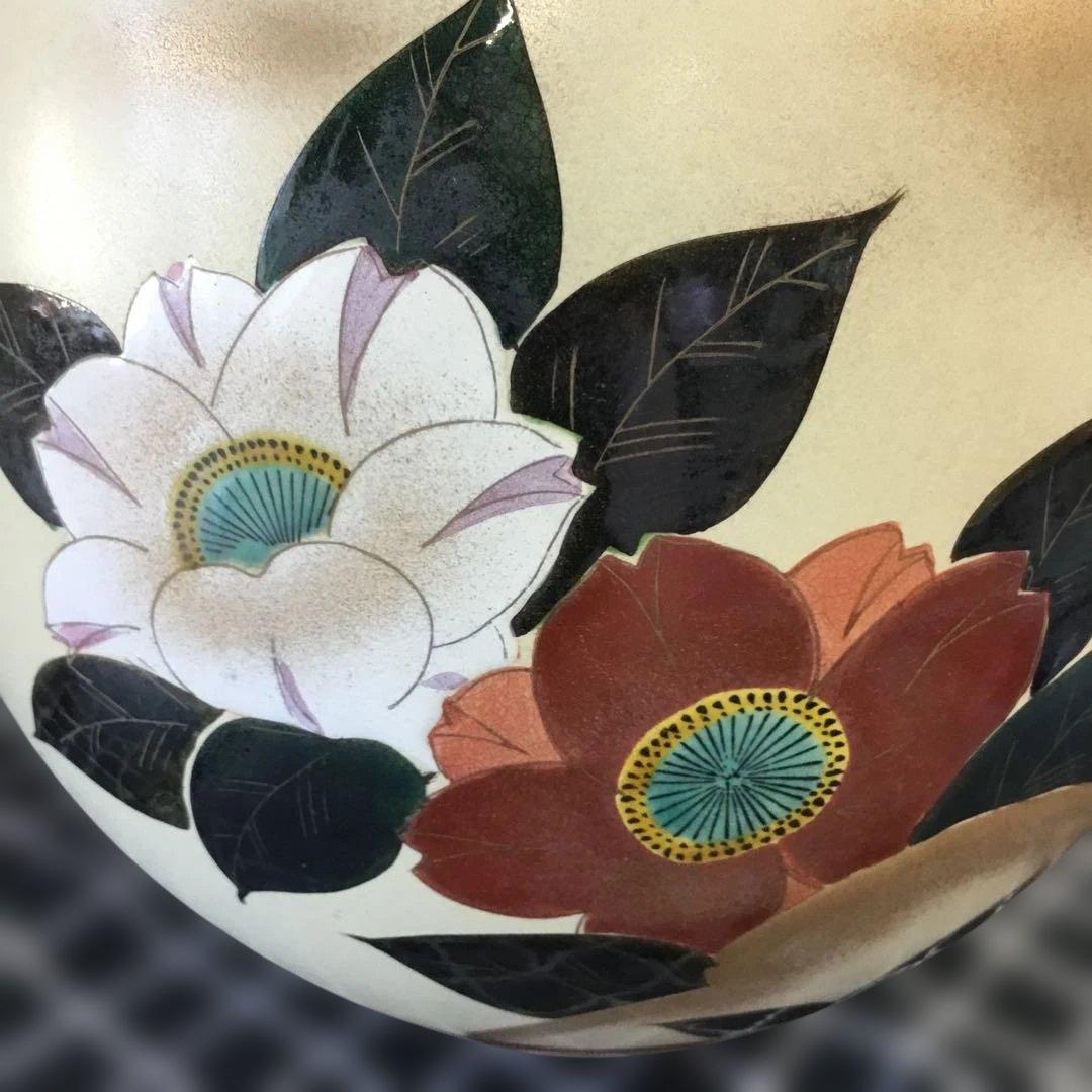 九谷焼　健次郎作　陶器製 花瓶 手描き 花と鳥　壺　クタニヤキ