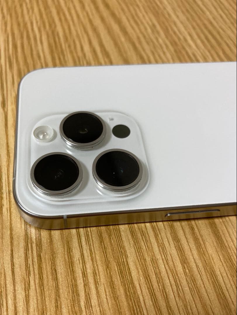 17時まで値引) iPhone 15PRO 128GB ホワイトチタニウム　本体