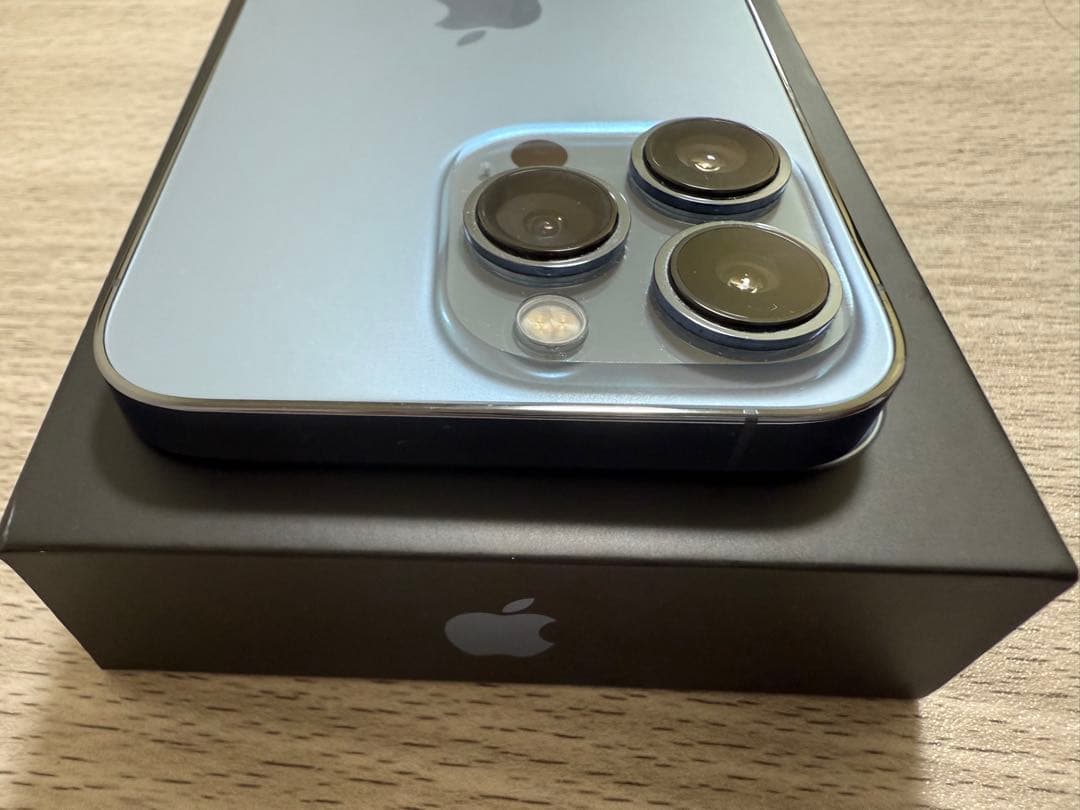 iPhone13Pro 256GB シエラブルー美品 期間限定出品（4/末まで）