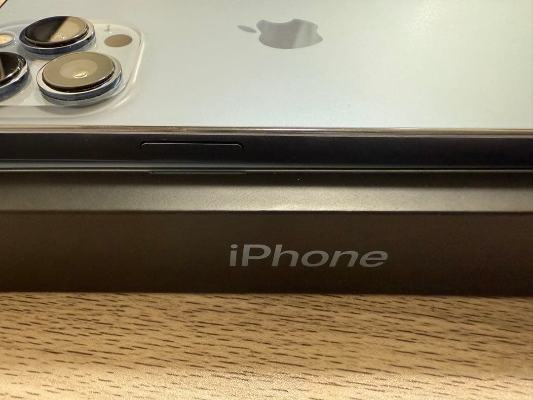 iPhone13Pro 256GB シエラブルー美品 期間限定出品（4/末まで）