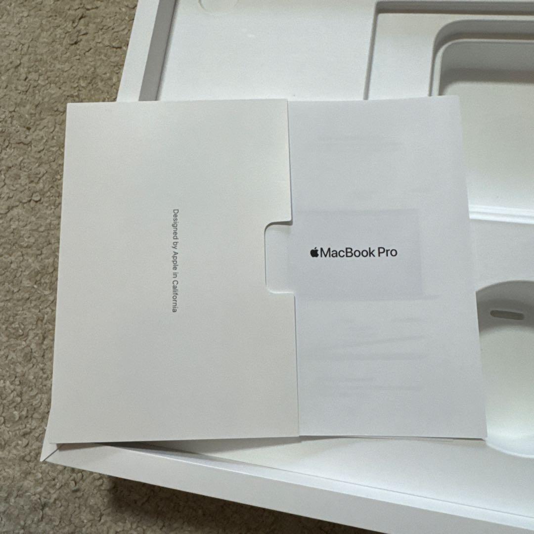 MacBook Pro 16インチCore i9 / 64GB 1TB