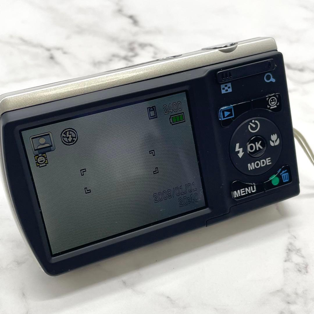 美品 ペンタックス Optio E80 デジタルカメラ 1000万画素 シルバー