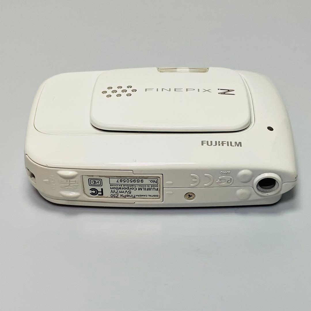 富士フィルム　FUJIFILM FinePix Z30
