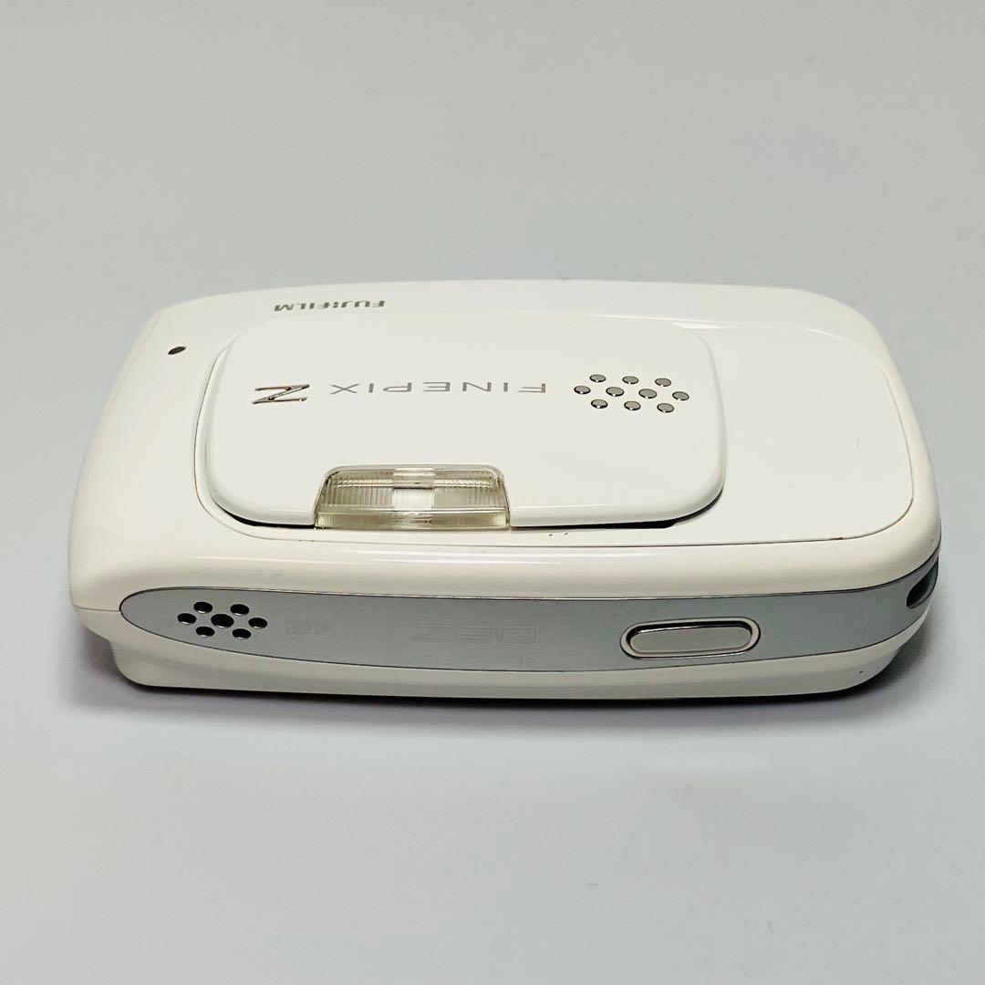 富士フィルム　FUJIFILM FinePix Z30