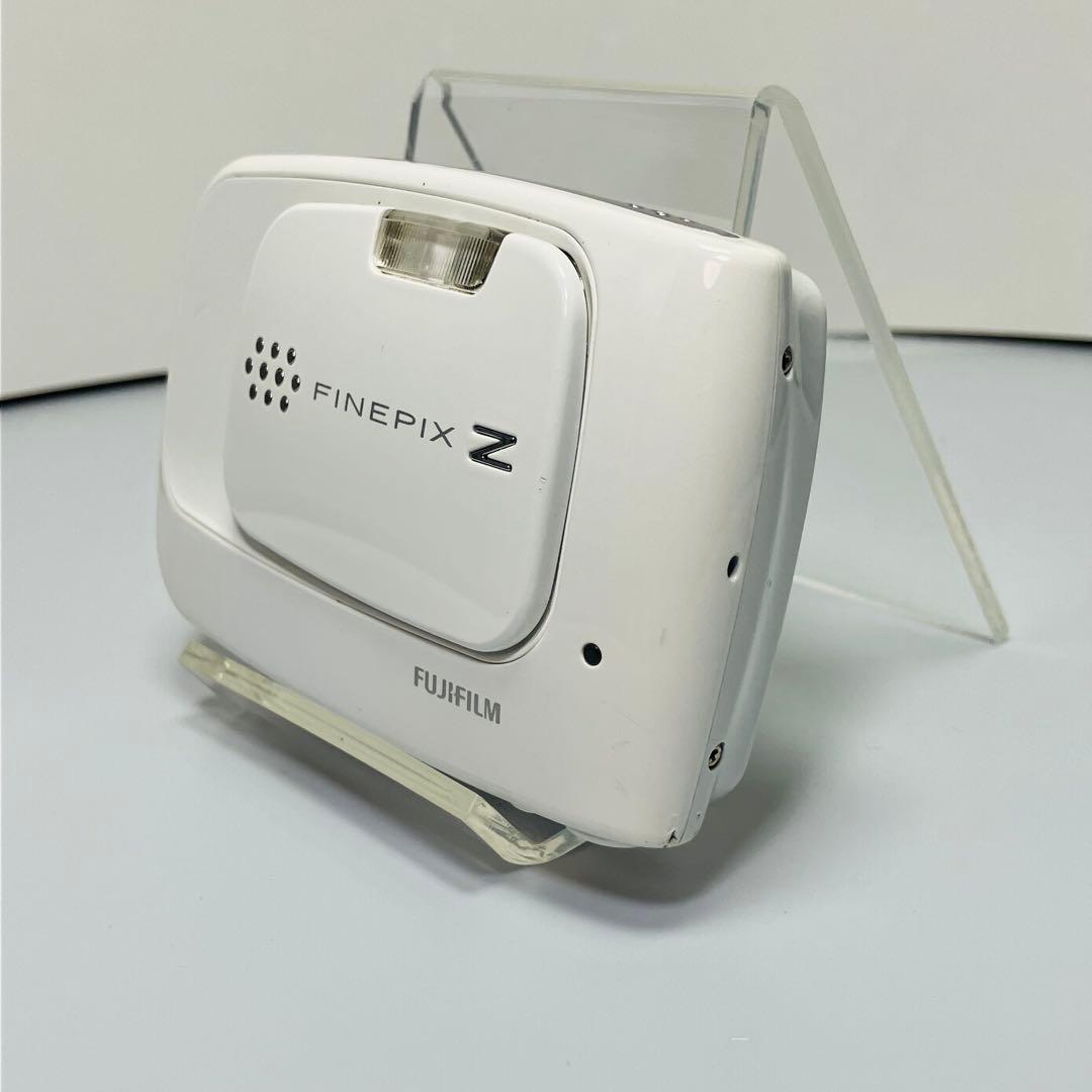 富士フィルム　FUJIFILM FinePix Z30