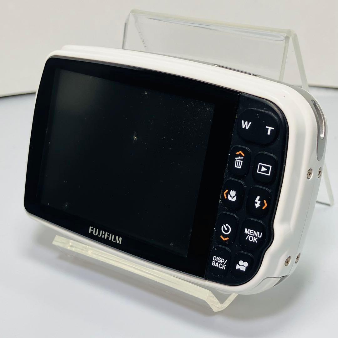 富士フィルム　FUJIFILM FinePix Z30