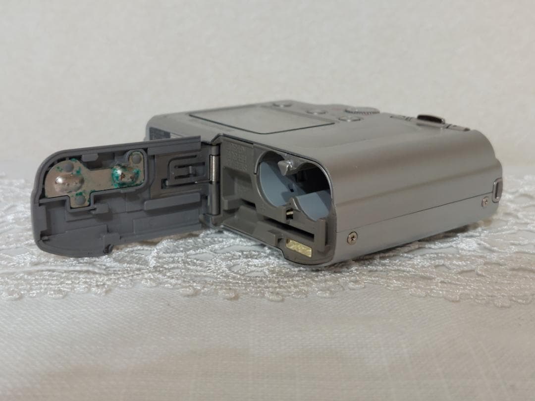 【ジャンク】FUJIFILM FinePix 40i