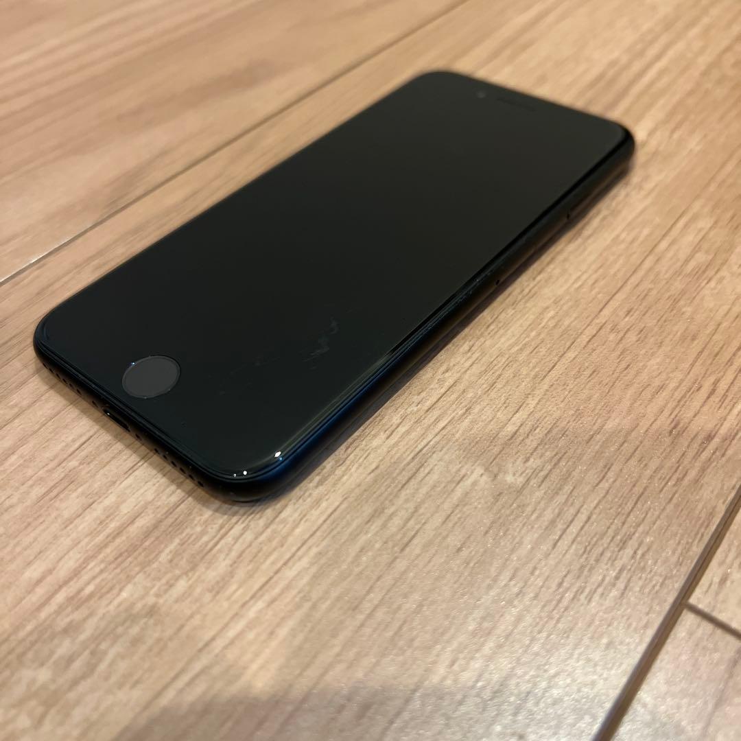 10 Apple iPhone SE（第2世代）ブラック