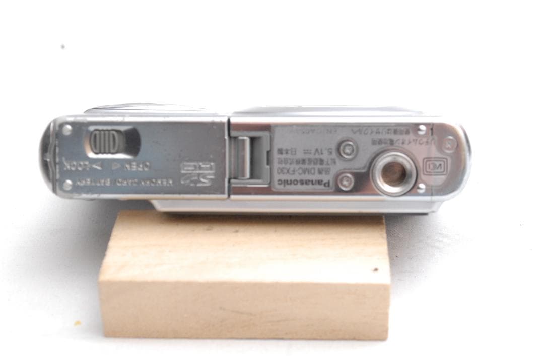 Panasonic LUMIX DMC-FX30 (訳アリ品）