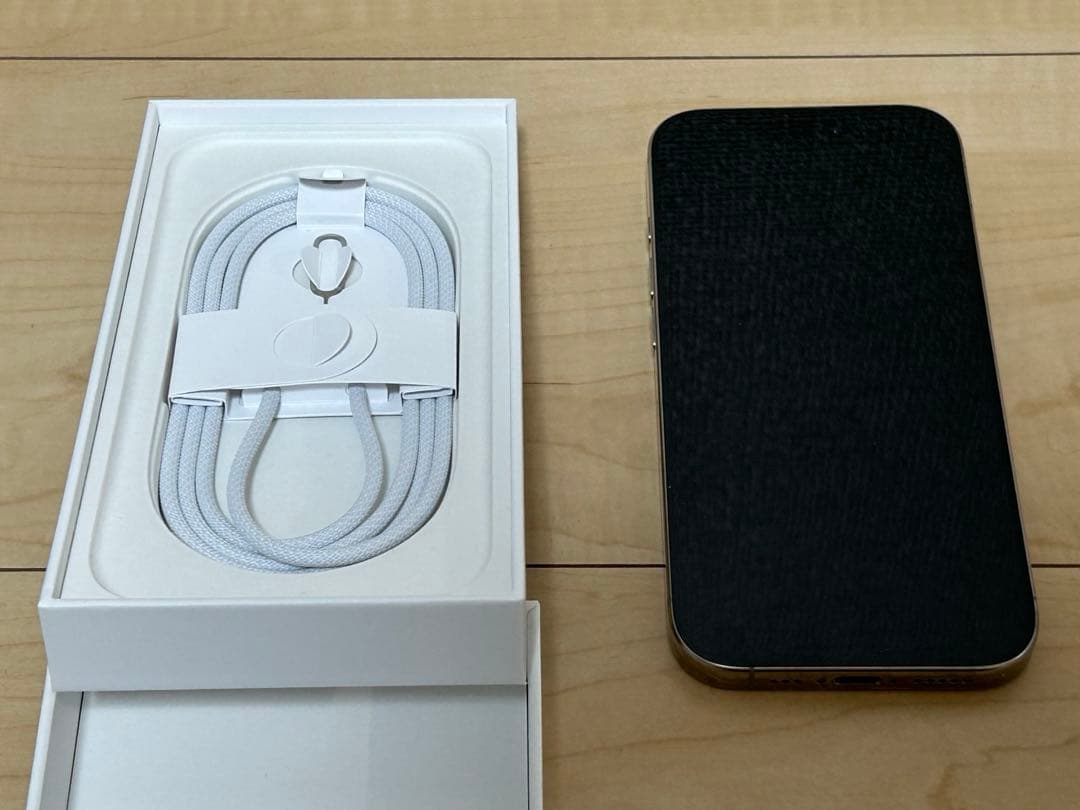 iPhone 16Pro 本体 512GB 充電ケーブル付