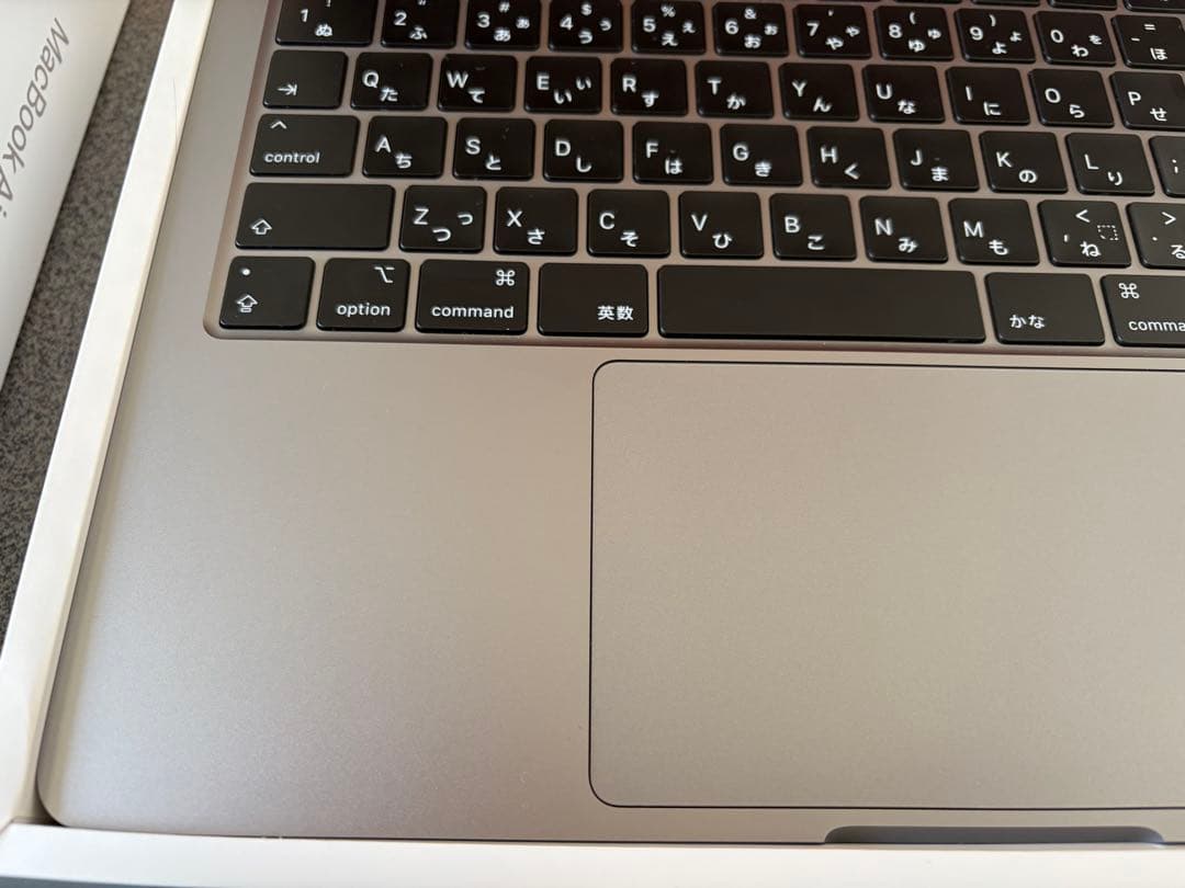 Apple MacBook Air (M2, 256GB) シルバー