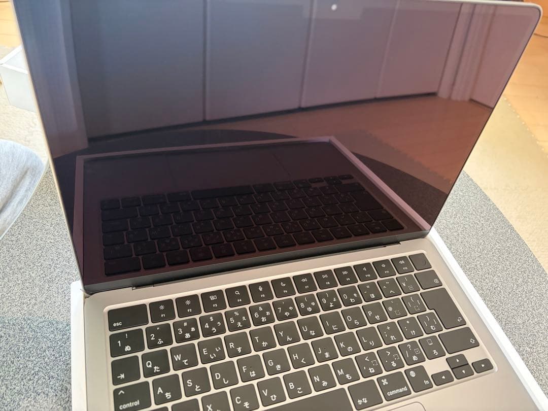 Apple MacBook Air (M2, 256GB) シルバー