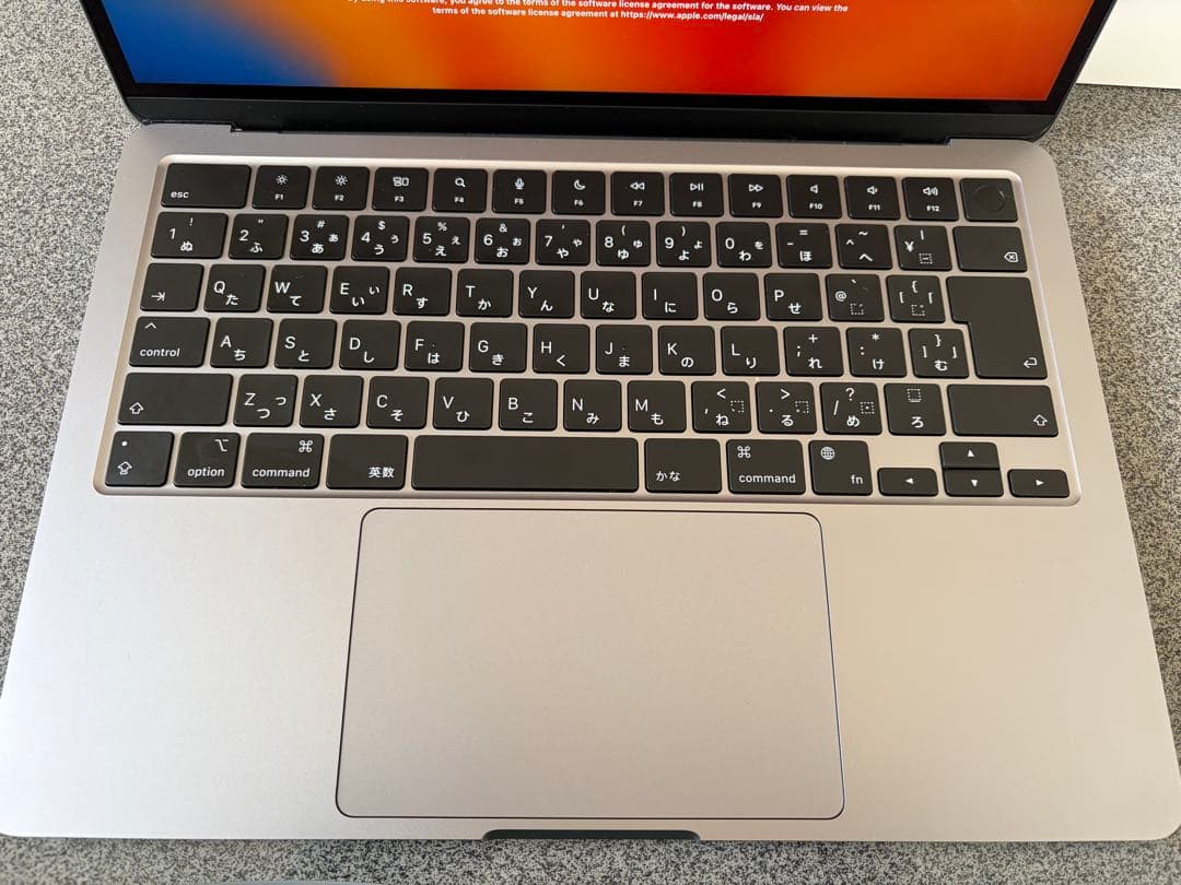 Apple MacBook Air (M2, 256GB) シルバー