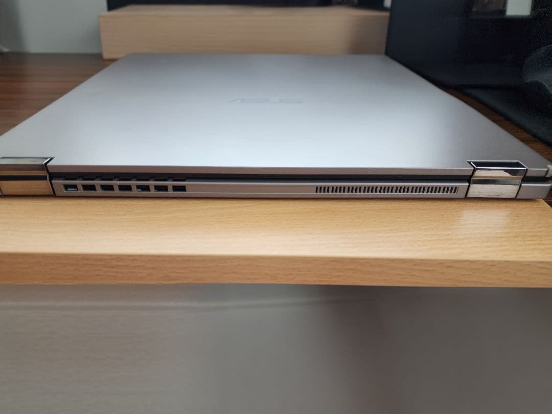 Chromebook Plus CM34 Flip ​8GB/128GB