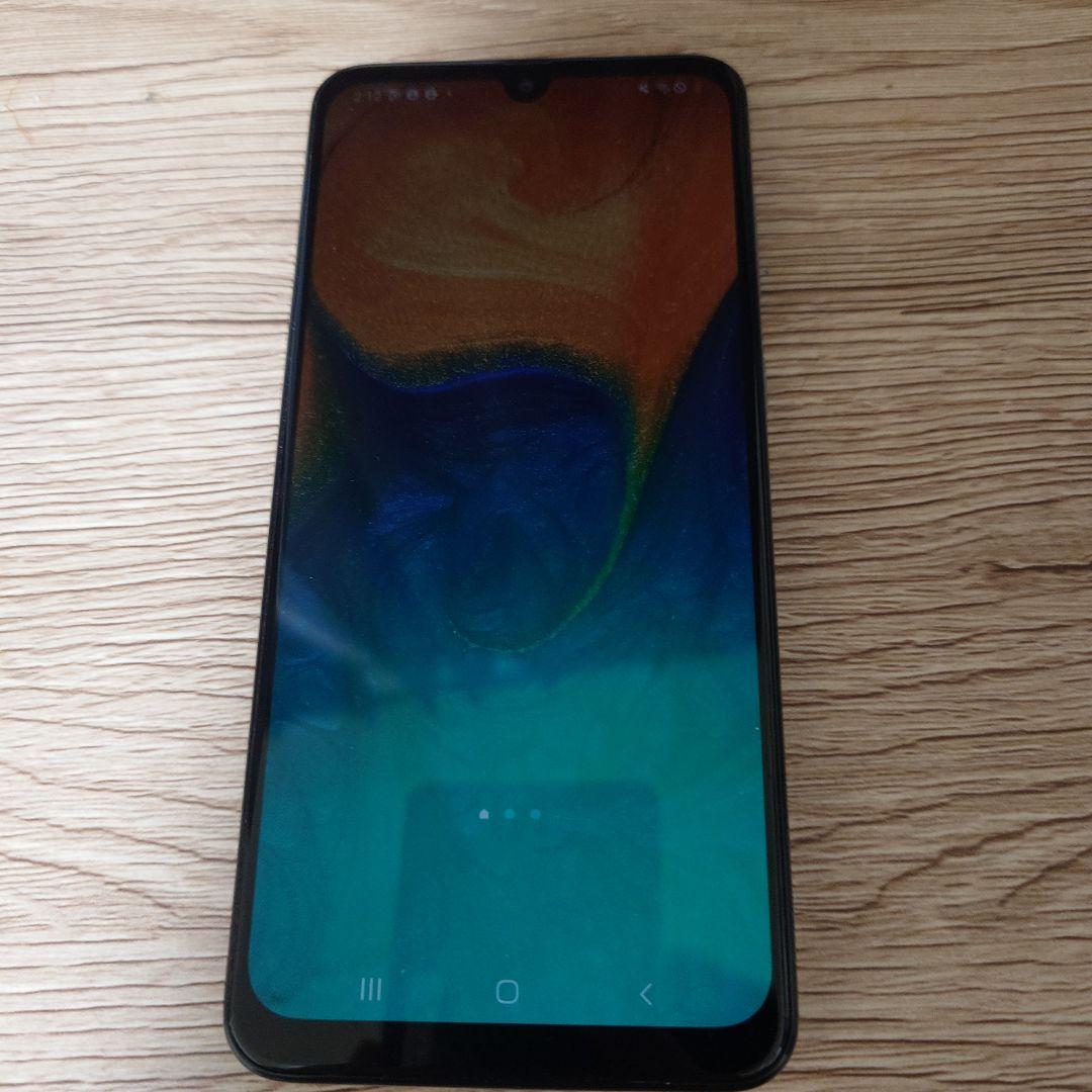 Galaxy A30 au スマートフォン本体