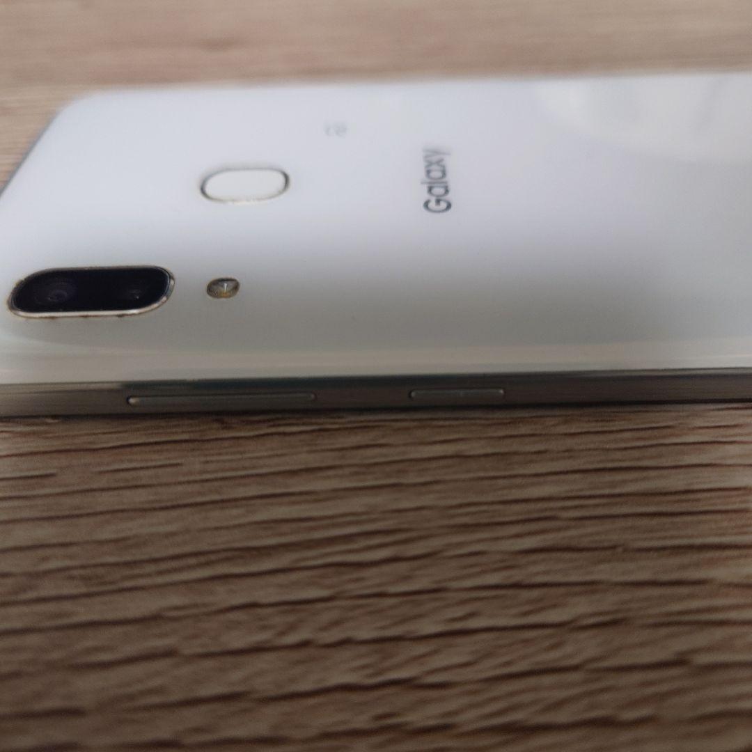 Galaxy A30 au スマートフォン本体