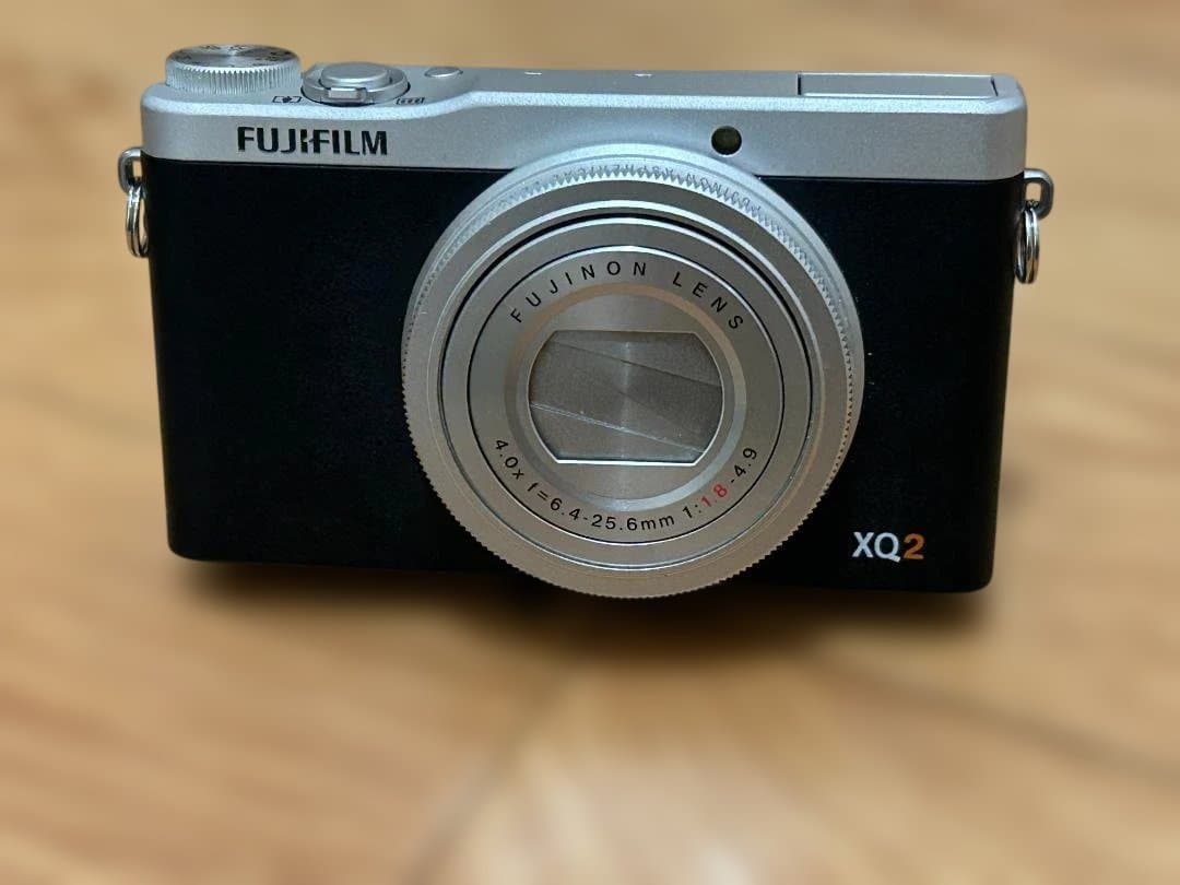 Fujifilm XQ2 コンパクトデジタルカメラ 富士フイルム ジャンク