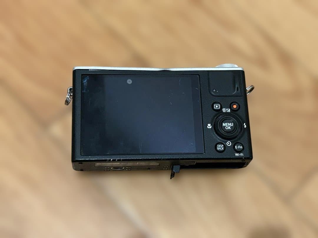 Fujifilm XQ2 コンパクトデジタルカメラ 富士フイルム ジャンク