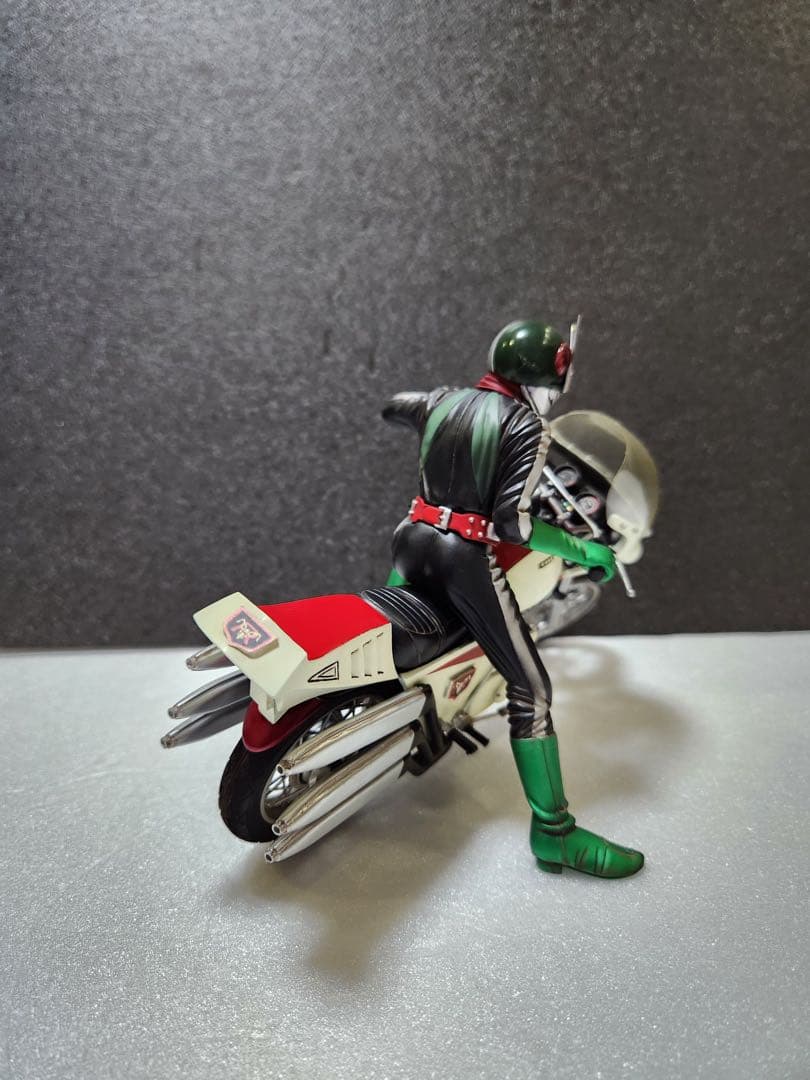 あ*場様 【プロ完成品】コトブキヤ 仮面ライダー2号 ＆サイクロン号完成品