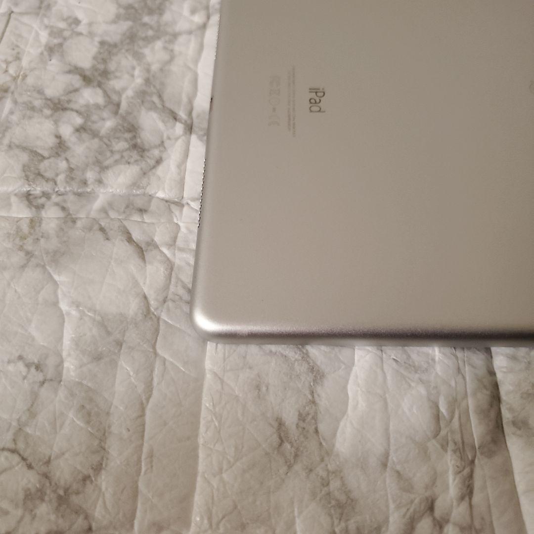101 iPad Pro 9.7インチ 32GB SIMフリー シルバー